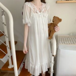 Plus-sized Knee-length Short-sleeved Lace Loose Sweet Nightdress